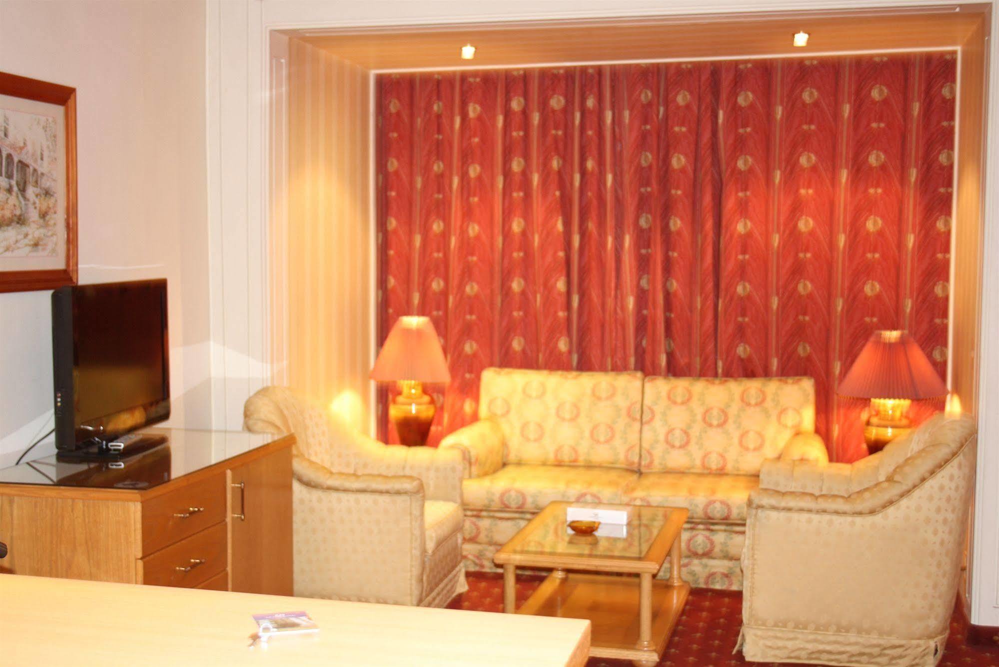Hotel Grand